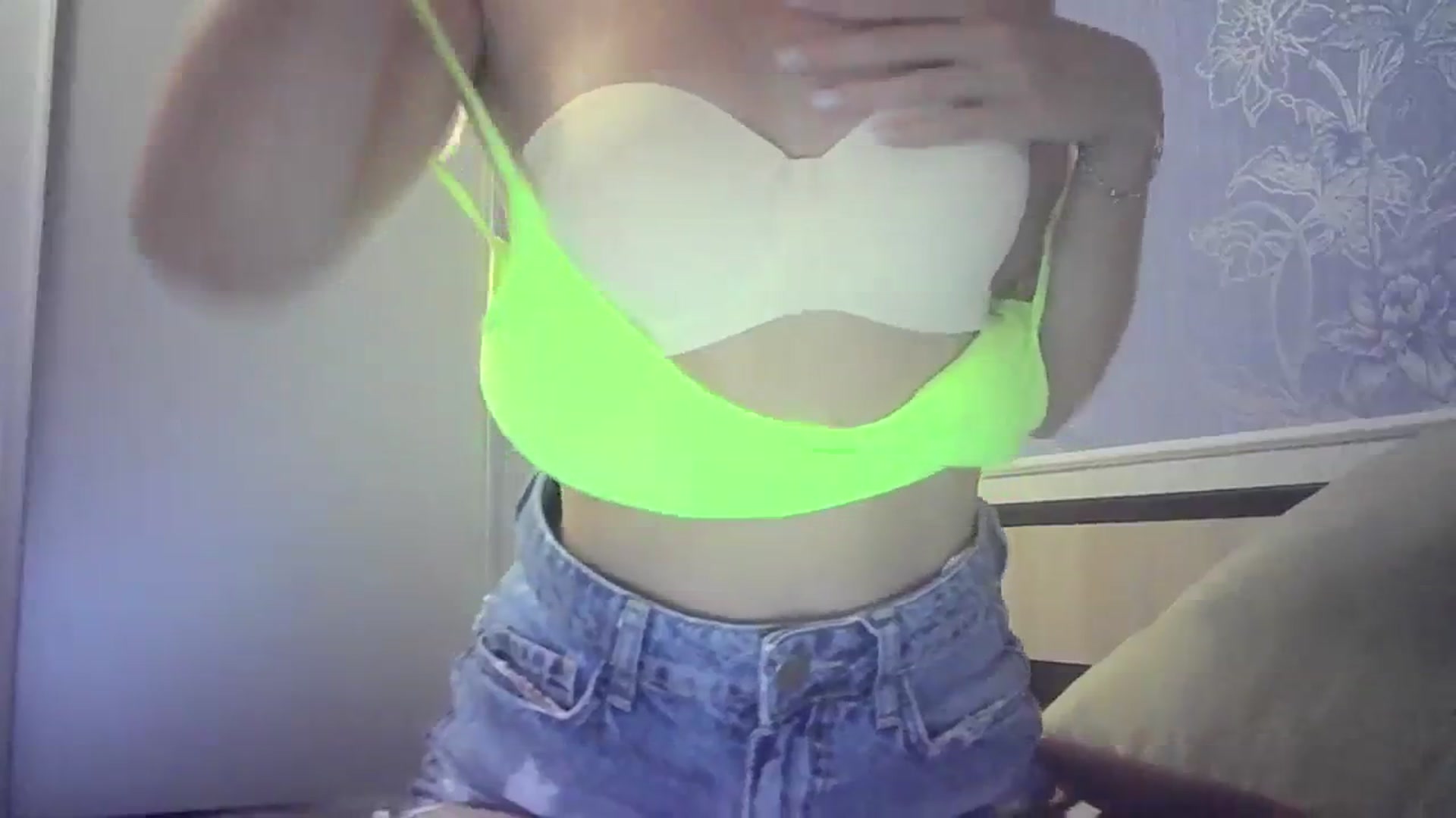 Gallery image thumbnail from Sulfate0's myfreecams stream on, 08/20/2023, 09:14 image 15 of 20
