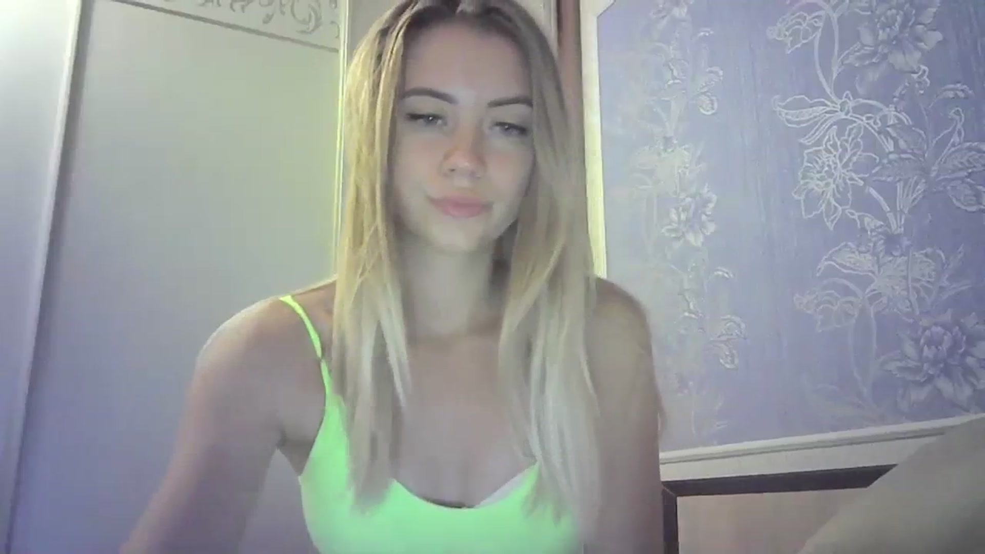 Gallery image thumbnail from Sulfate0's myfreecams stream on, 08/20/2023, 09:14 image 16 of 20