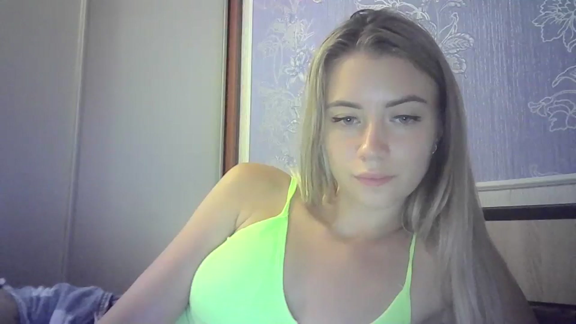 Gallery image thumbnail from Sulfate0's myfreecams stream on, 08/20/2023, 09:14 image 13 of 20