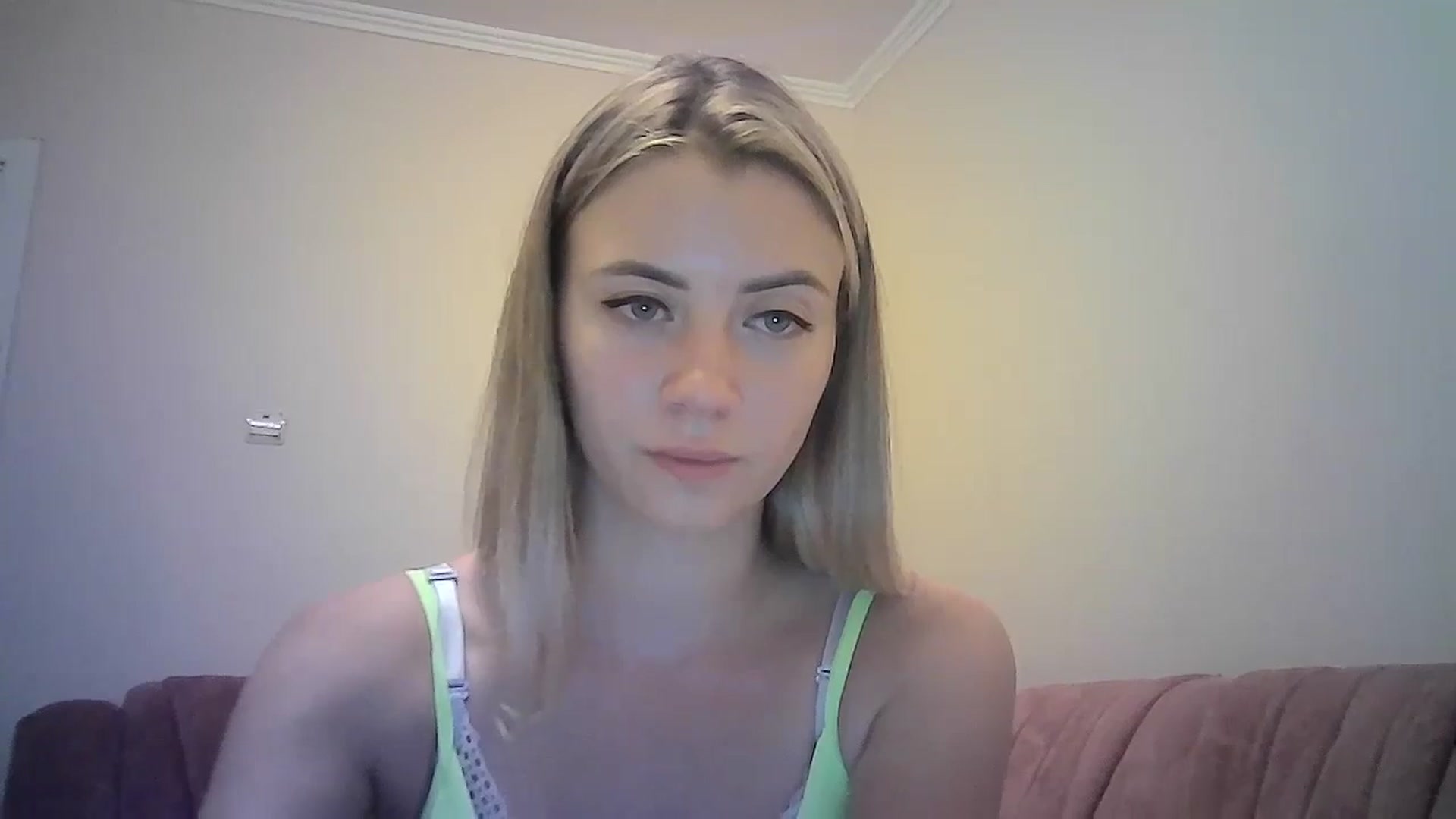 Gallery image thumbnail from Sulfate0's myfreecams stream on, 08/26/2023, 20:39 image 16 of 20