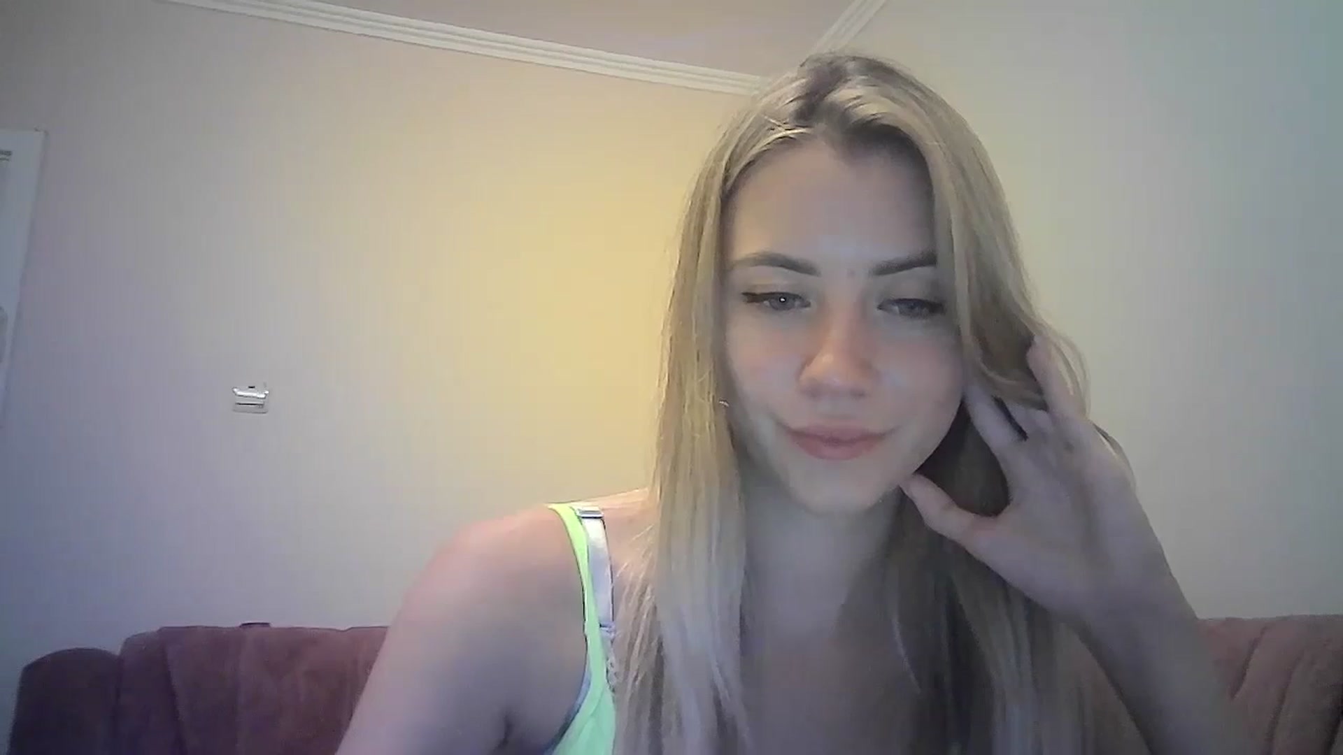 Gallery image thumbnail from Sulfate0's myfreecams stream on, 08/26/2023, 20:39 image 6 of 20