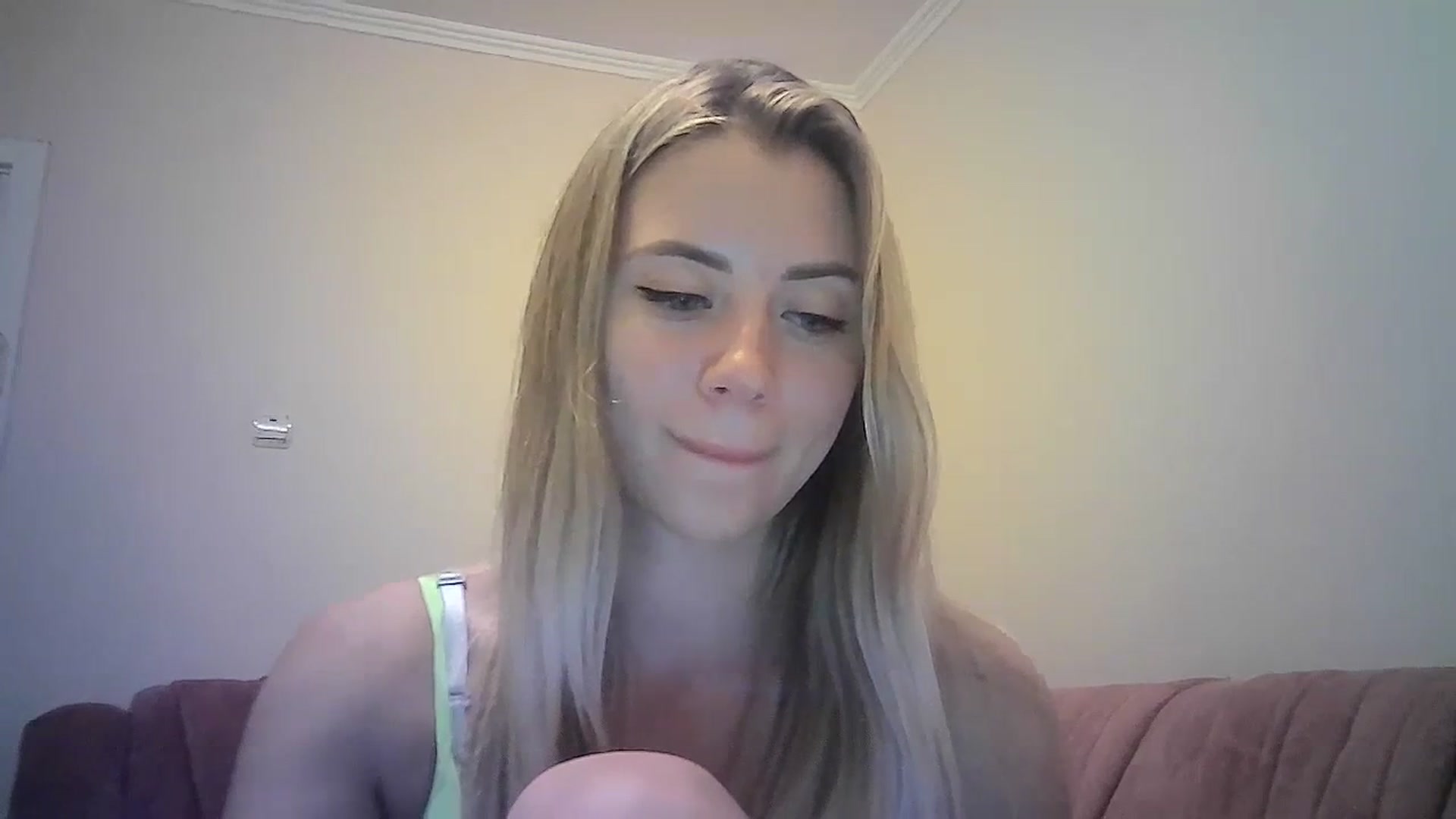 Gallery image thumbnail from Sulfate0's myfreecams stream on, 08/26/2023, 20:39 image 3 of 20