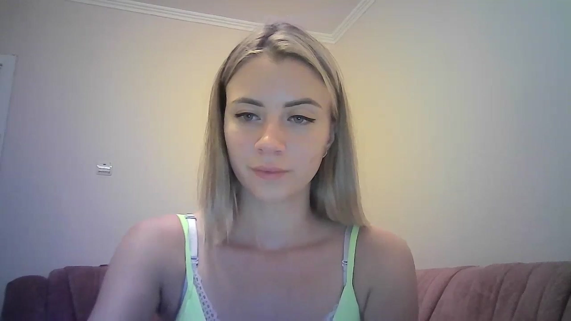 Gallery image thumbnail from Sulfate0's myfreecams stream on, 08/26/2023, 20:39 image 14 of 20