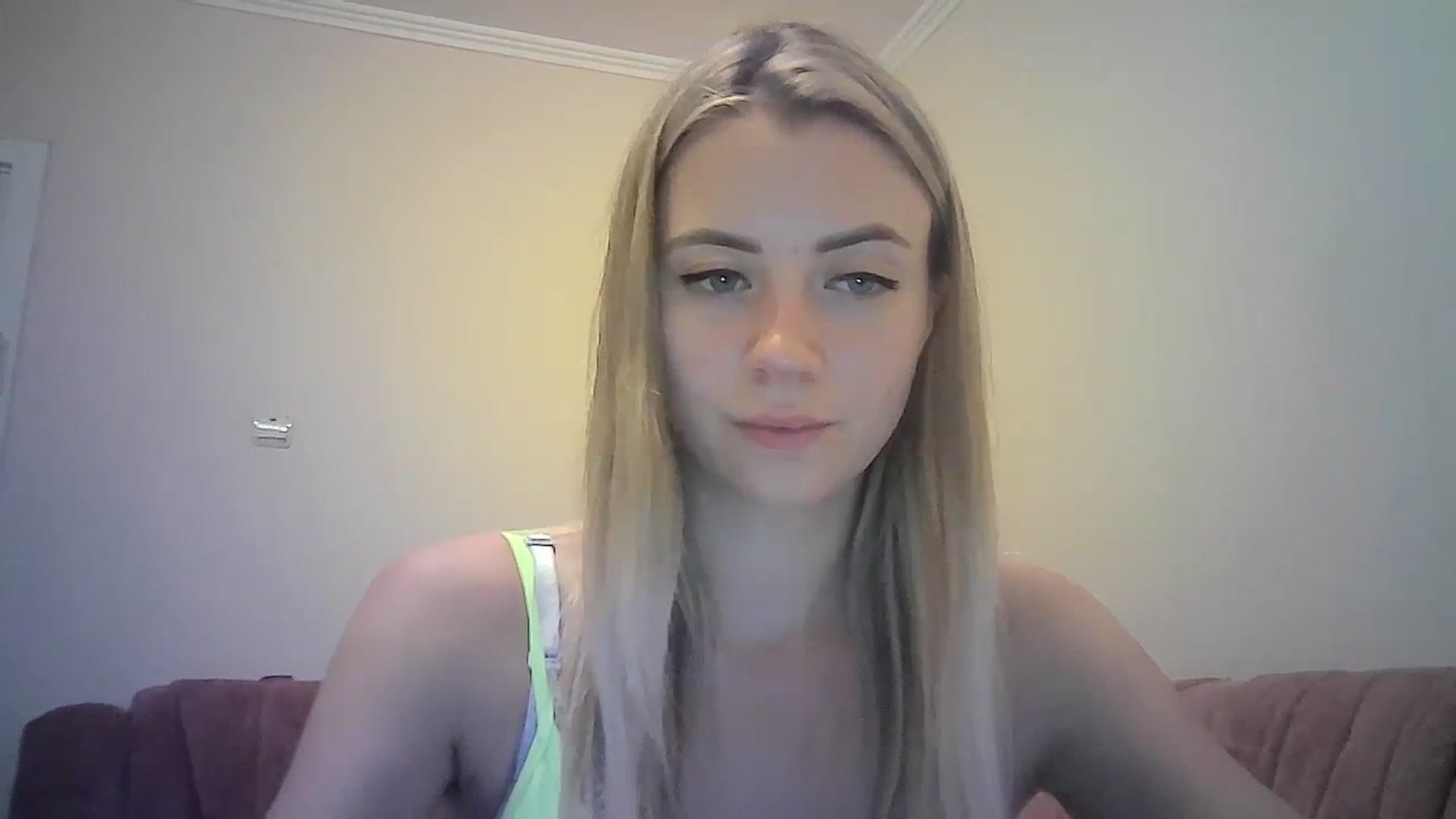 Gallery image thumbnail from Sulfate0's myfreecams stream on, 08/26/2023, 20:39 image 7 of 20