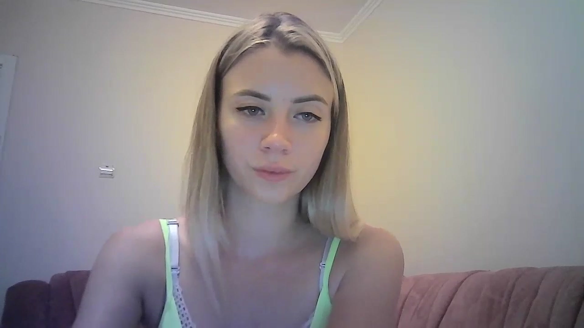 Gallery image thumbnail from Sulfate0's myfreecams stream on, 08/26/2023, 20:39 image 18 of 20
