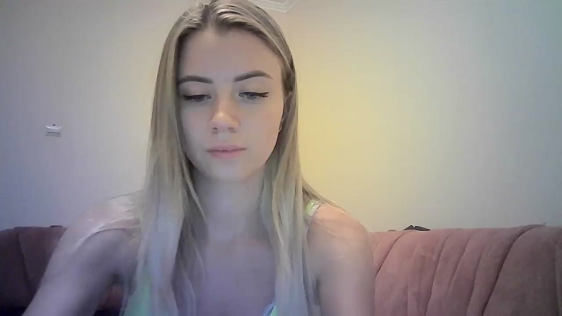 Gallery image thumbnail from Sulfate0's myfreecams stream on, 08/27/2023, 08:59 image 14 of 20