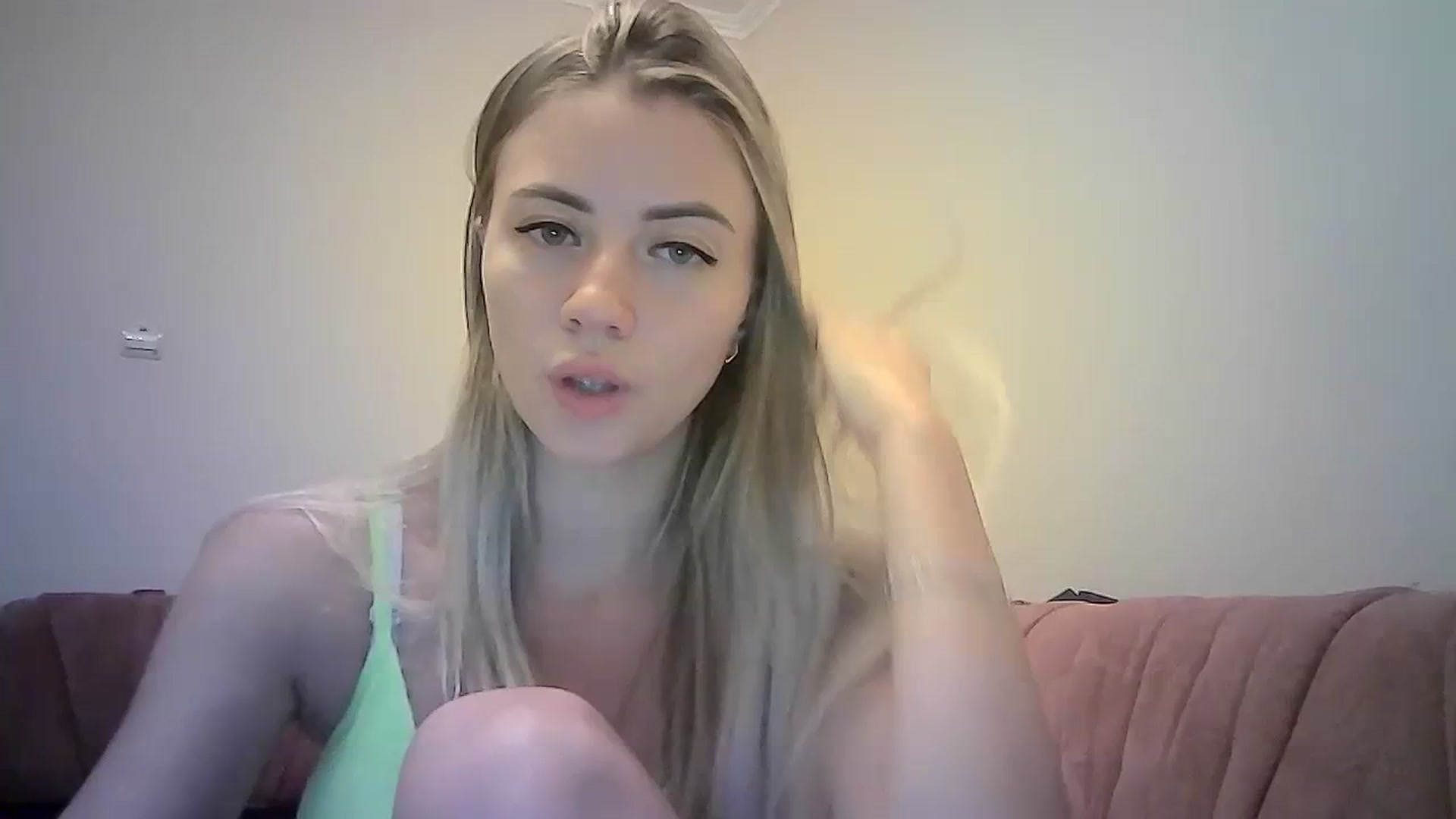 Gallery image thumbnail from Sulfate0's myfreecams stream on, 08/27/2023, 08:59 image 4 of 20