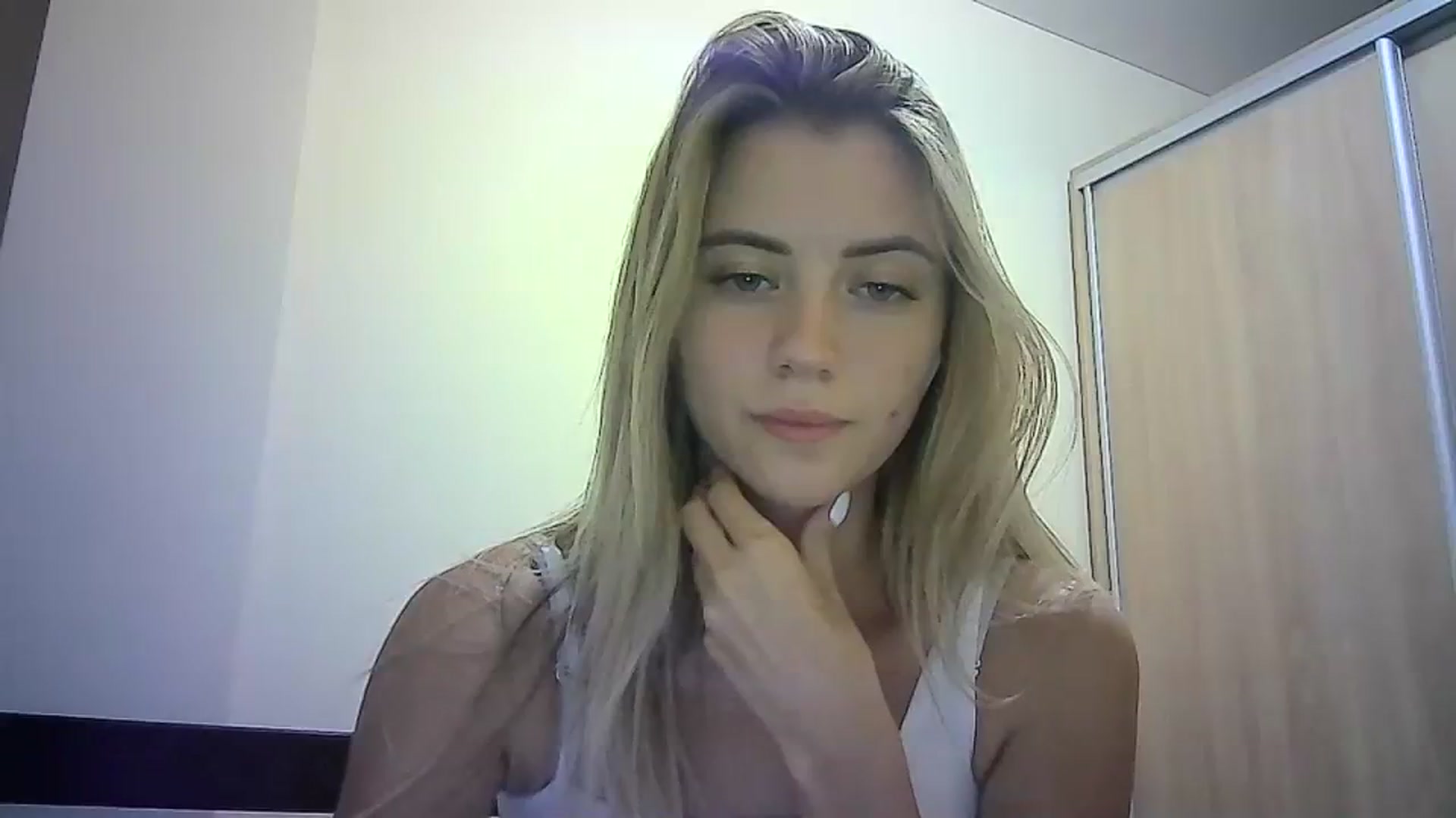Gallery image thumbnail from Sulfate0's myfreecams stream on, 09/15/2023, 16:06 image 3 of 20