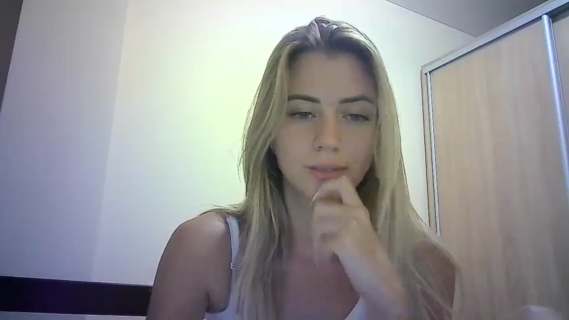 Gallery image thumbnail from Sulfate0's myfreecams stream on, 09/15/2023, 16:06 image 8 of 20