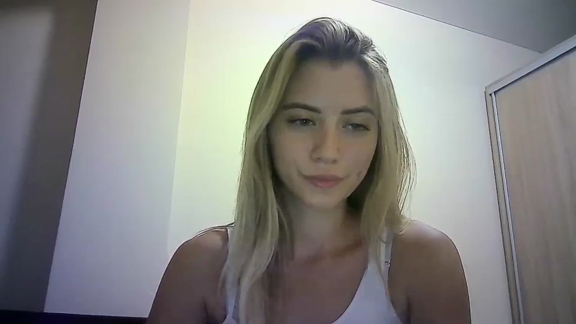 Gallery image thumbnail from Sulfate0's myfreecams stream on, 09/15/2023, 16:06 image 18 of 20