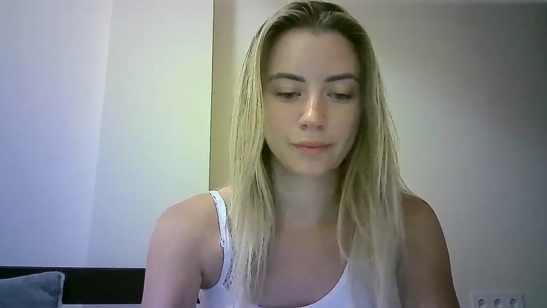 Gallery image thumbnail from Sulfate0's myfreecams stream on, 09/15/2023, 19:51 image 10 of 20