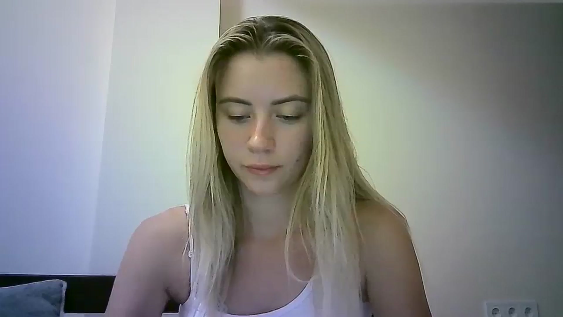 Gallery image thumbnail from Sulfate0's myfreecams stream on, 09/15/2023, 19:51 image 11 of 20