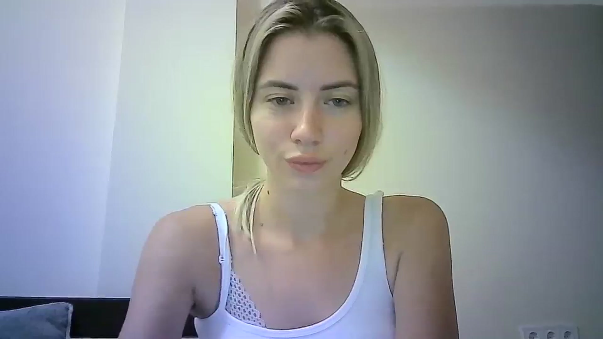 Gallery image thumbnail from Sulfate0's myfreecams stream on, 09/15/2023, 19:51 image 3 of 20