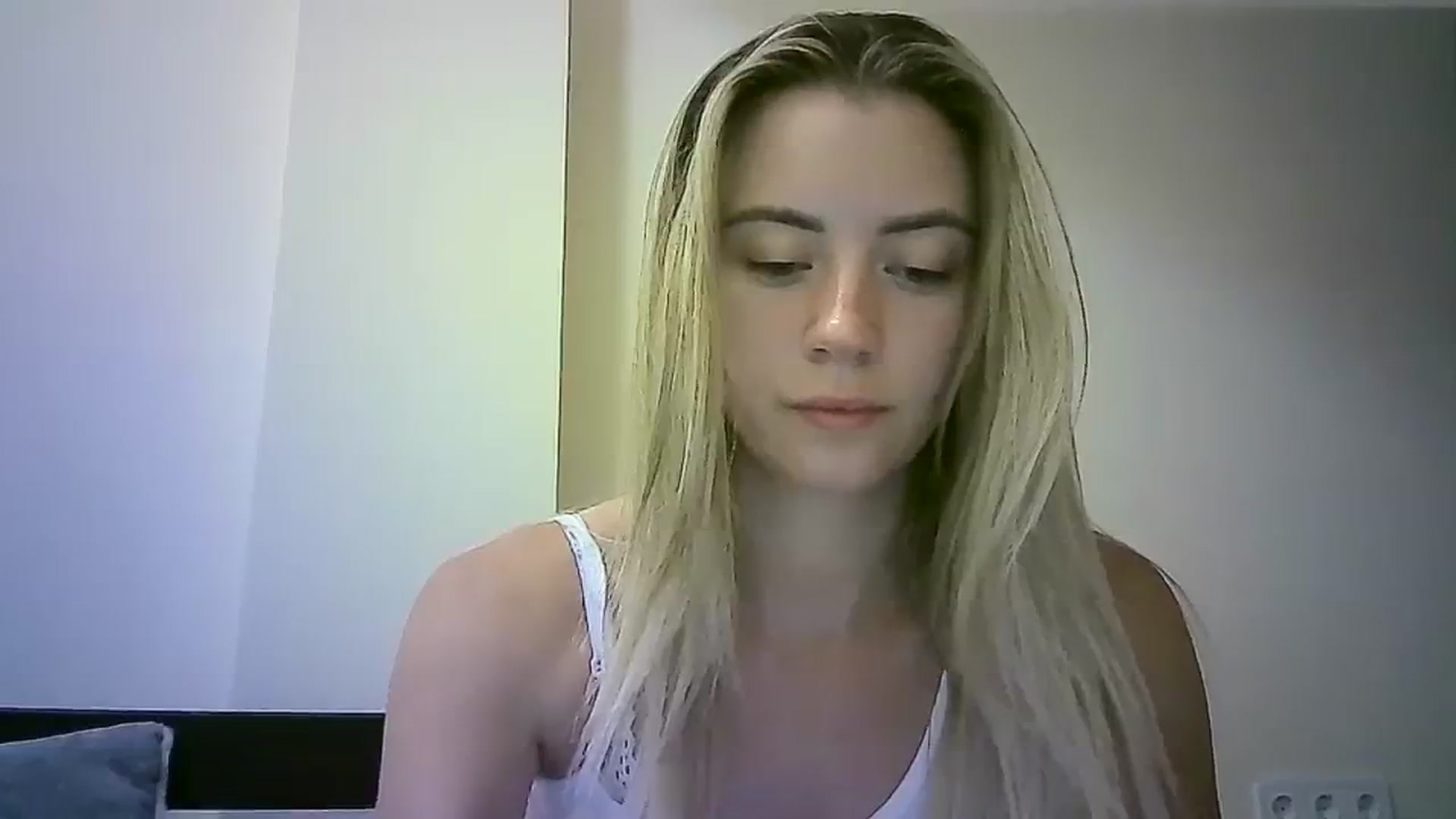 Gallery image thumbnail from Sulfate0's myfreecams stream on, 09/15/2023, 19:51 image 8 of 20