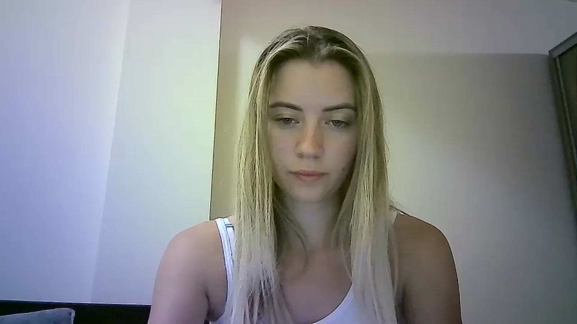 Gallery image thumbnail from Sulfate0's myfreecams stream on, 09/15/2023, 20:53 image 2 of 20