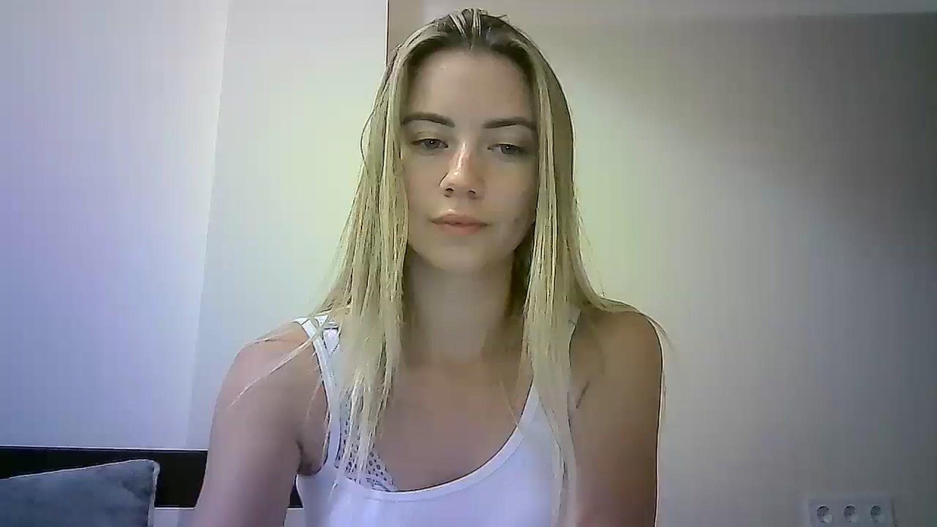 Gallery image thumbnail from Sulfate0's myfreecams stream on, 09/15/2023, 20:53 image 16 of 20