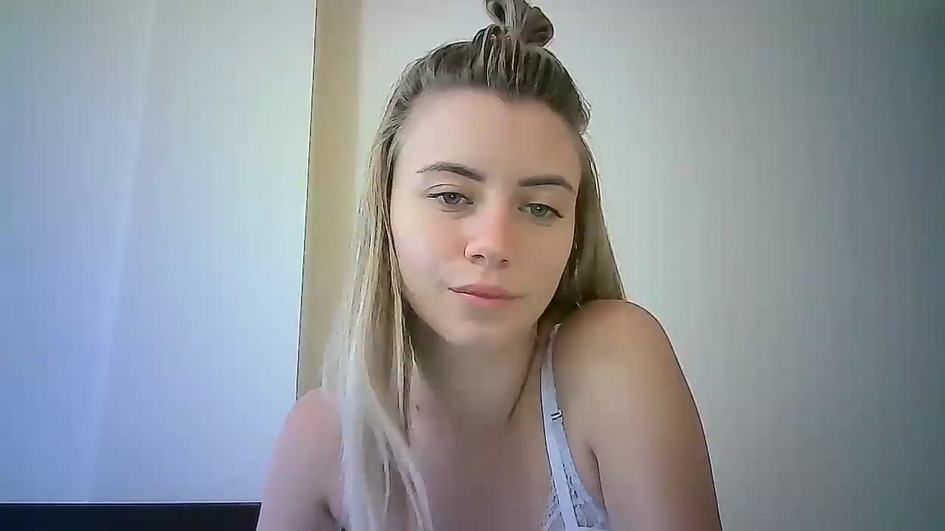 Gallery image thumbnail from Sulfate0's myfreecams stream on, 09/30/2023, 08:30 image 20 of 20