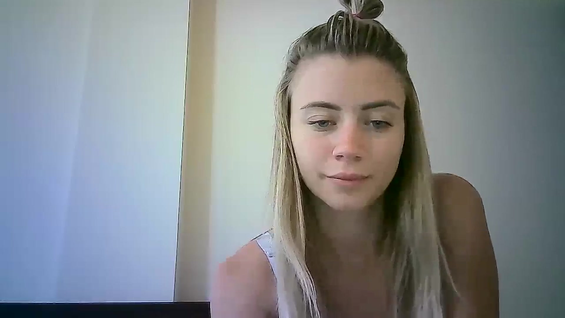 Gallery image thumbnail from Sulfate0's myfreecams stream on, 09/30/2023, 08:30 image 19 of 20
