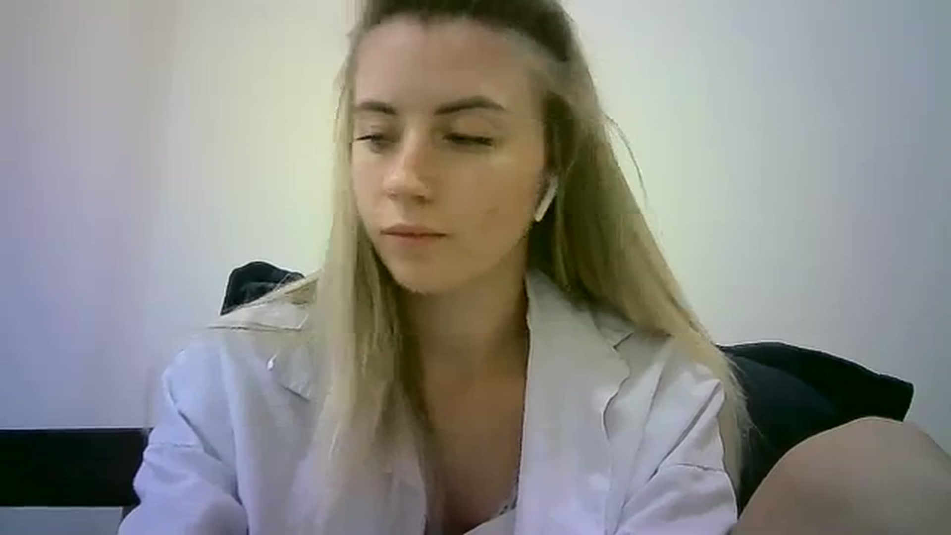 Gallery image thumbnail from Sulfate0's myfreecams stream on, 10/07/2023, 13:22 image 16 of 20