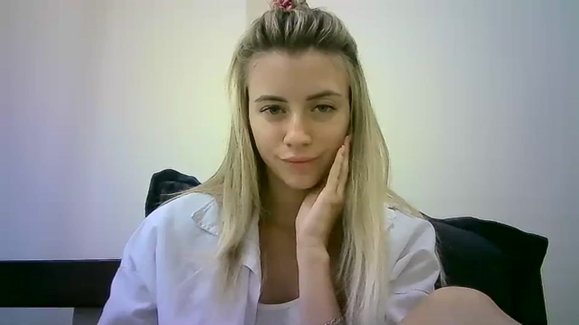 Gallery image thumbnail from Sulfate0's myfreecams stream on, 10/07/2023, 13:22 image 6 of 20