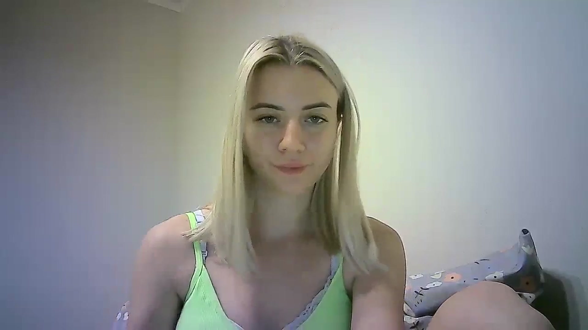 Gallery image thumbnail from Sulfate0's myfreecams stream on, 12/03/2023, 11:27 image 11 of 20