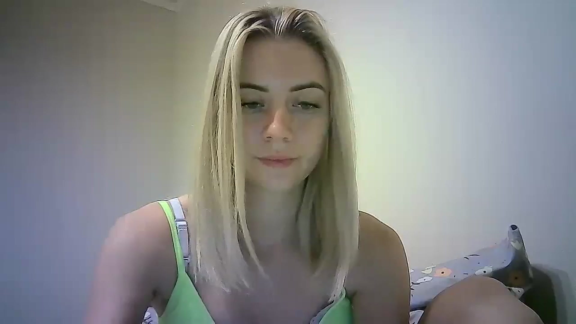 Gallery image thumbnail from Sulfate0's myfreecams stream on, 12/03/2023, 11:27 image 15 of 20