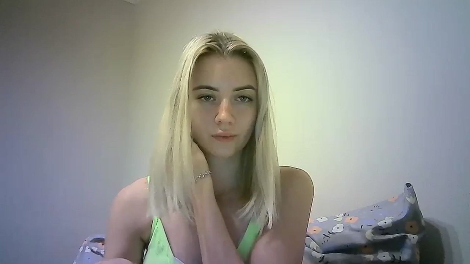 Gallery image thumbnail from Sulfate0's myfreecams stream on, 12/03/2023, 11:27 image 8 of 20