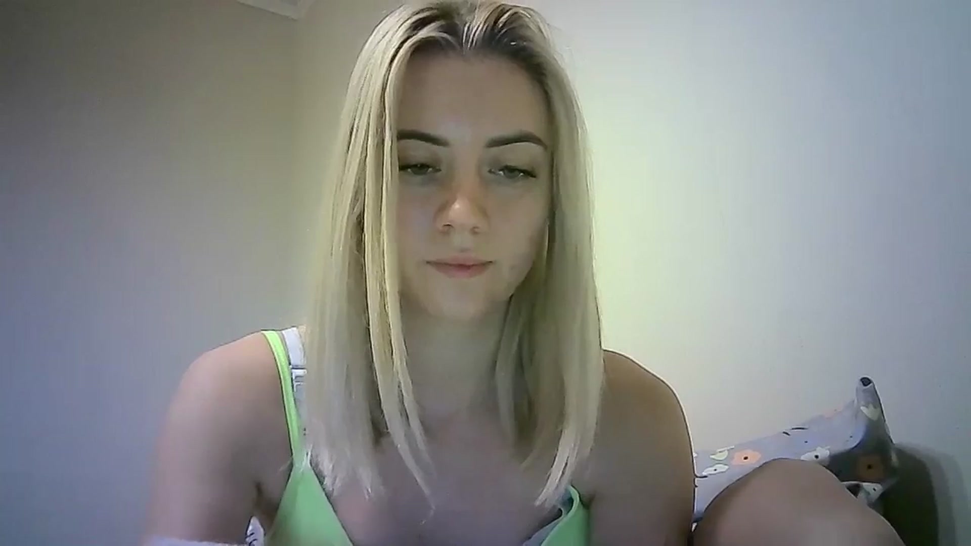 Gallery image thumbnail from Sulfate0's myfreecams stream on, 12/03/2023, 11:27 image 16 of 20
