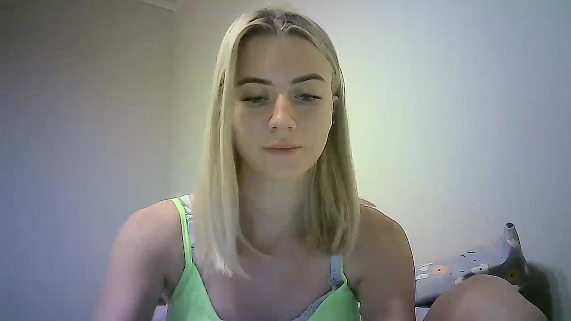 Gallery image thumbnail from Sulfate0's myfreecams stream on, 12/03/2023, 11:27 image 12 of 20