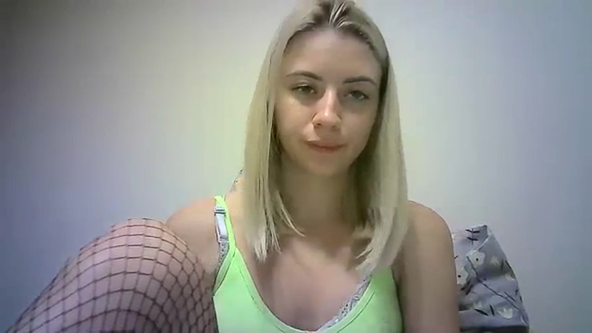 Gallery image thumbnail from Sulfate0's myfreecams stream on, 12/03/2023, 13:56 image 8 of 20