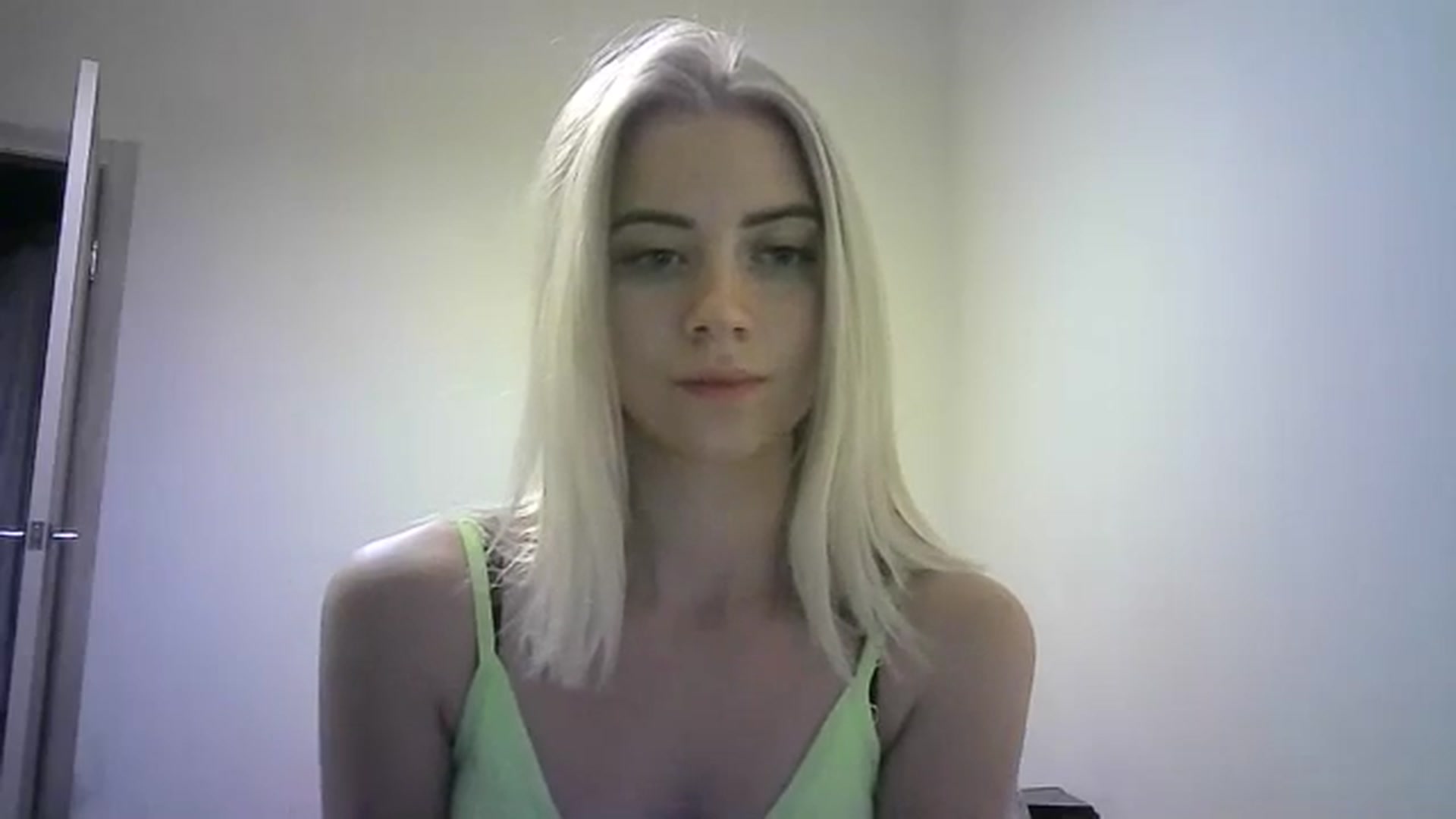Gallery image thumbnail from Sulfate0's myfreecams stream on, 12/23/2023, 15:54 image 15 of 20
