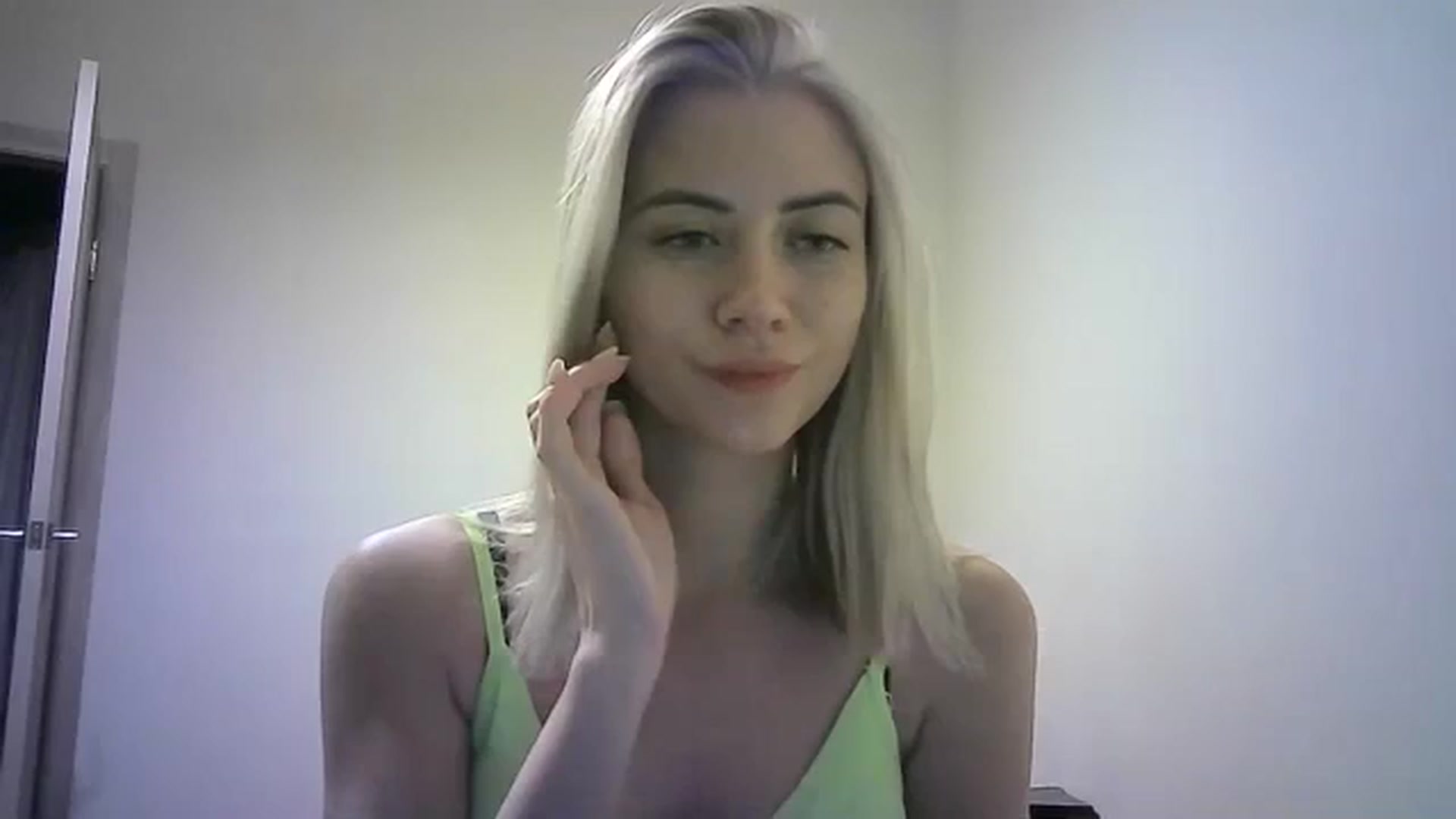 Gallery image thumbnail from Sulfate0's myfreecams stream on, 12/23/2023, 15:54 image 13 of 20