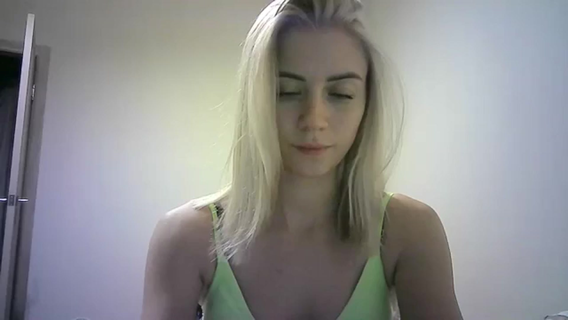 Gallery image thumbnail from Sulfate0's myfreecams stream on, 12/23/2023, 15:54 image 1 of 20