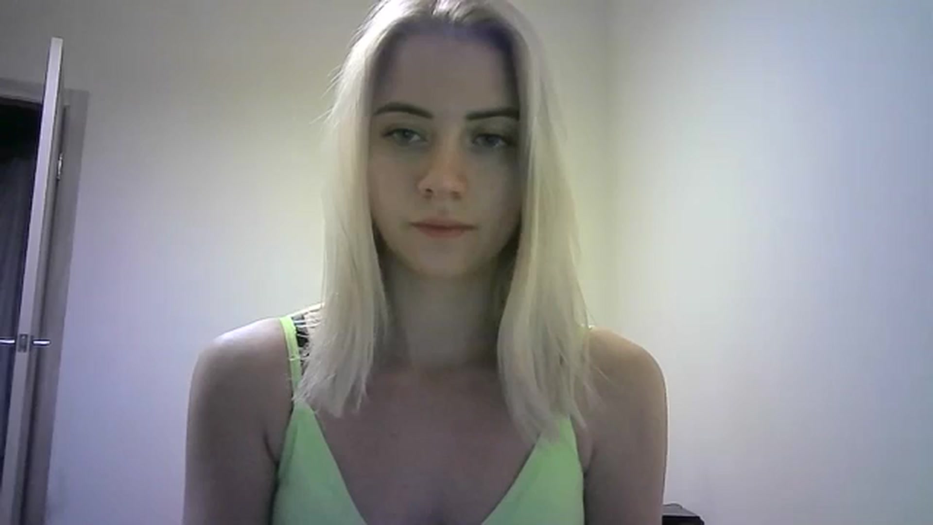 Gallery image thumbnail from Sulfate0's myfreecams stream on, 12/23/2023, 15:54 image 6 of 20