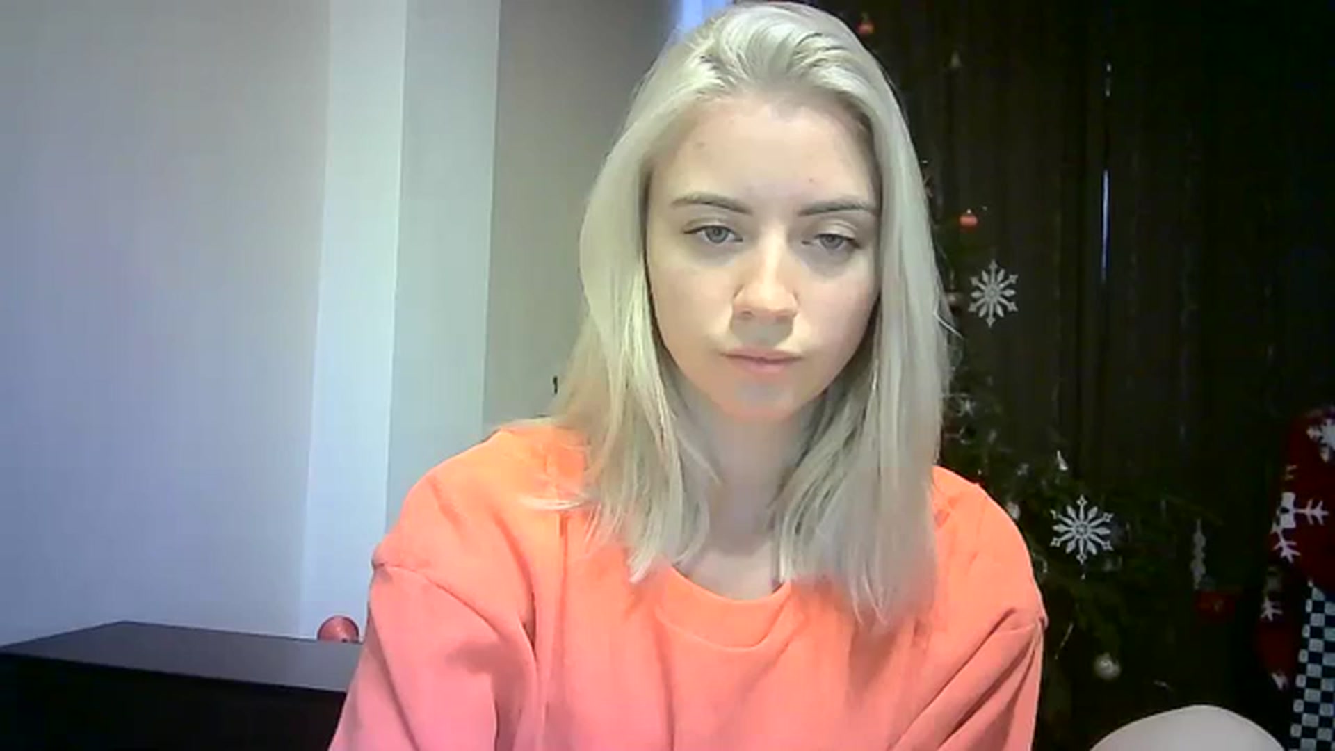 Gallery image thumbnail from Sulfate0's myfreecams stream on, 12/31/2023, 14:09 image 17 of 20