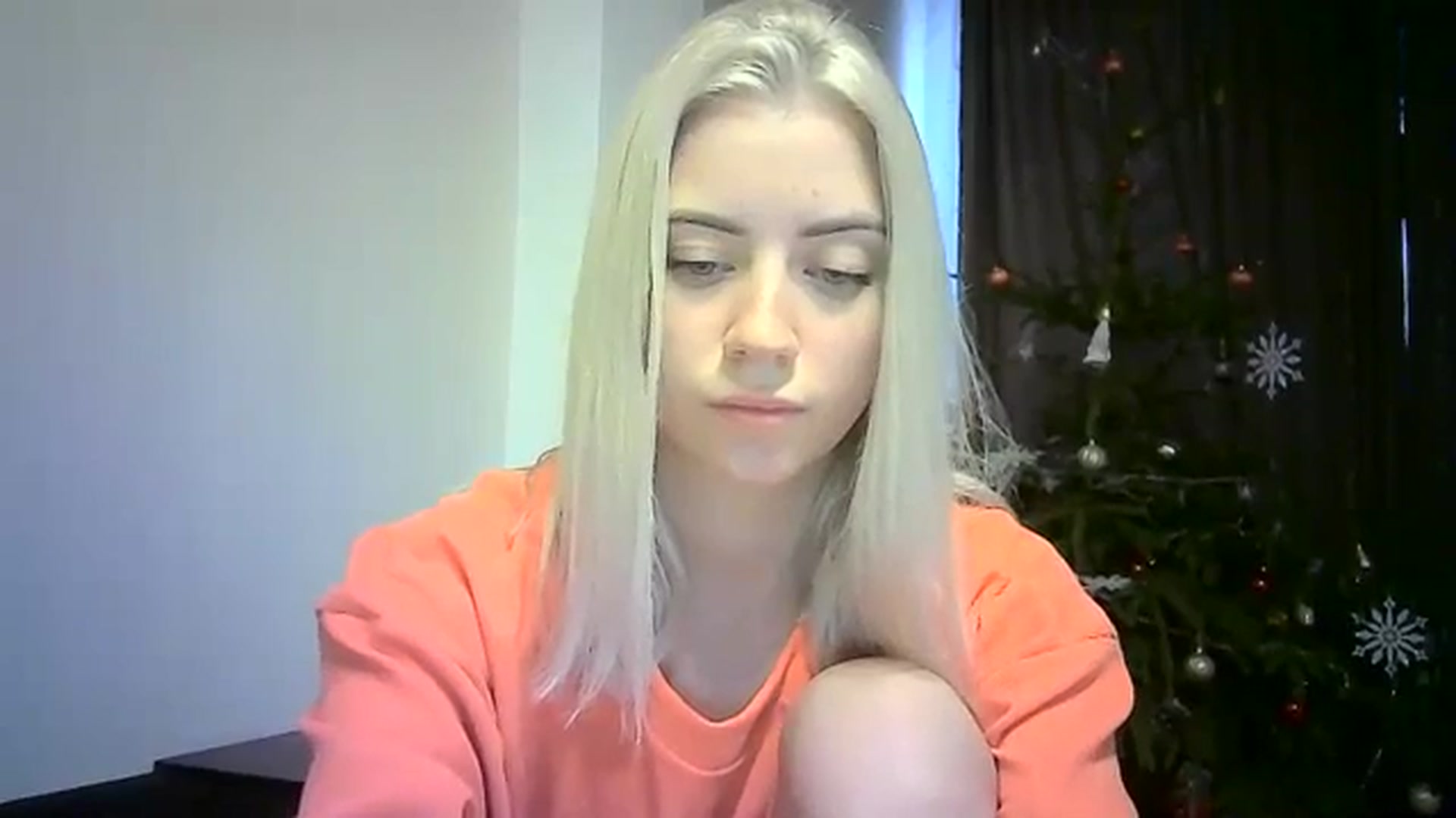 Gallery image thumbnail from Sulfate0's myfreecams stream on, 12/31/2023, 14:09 image 10 of 20