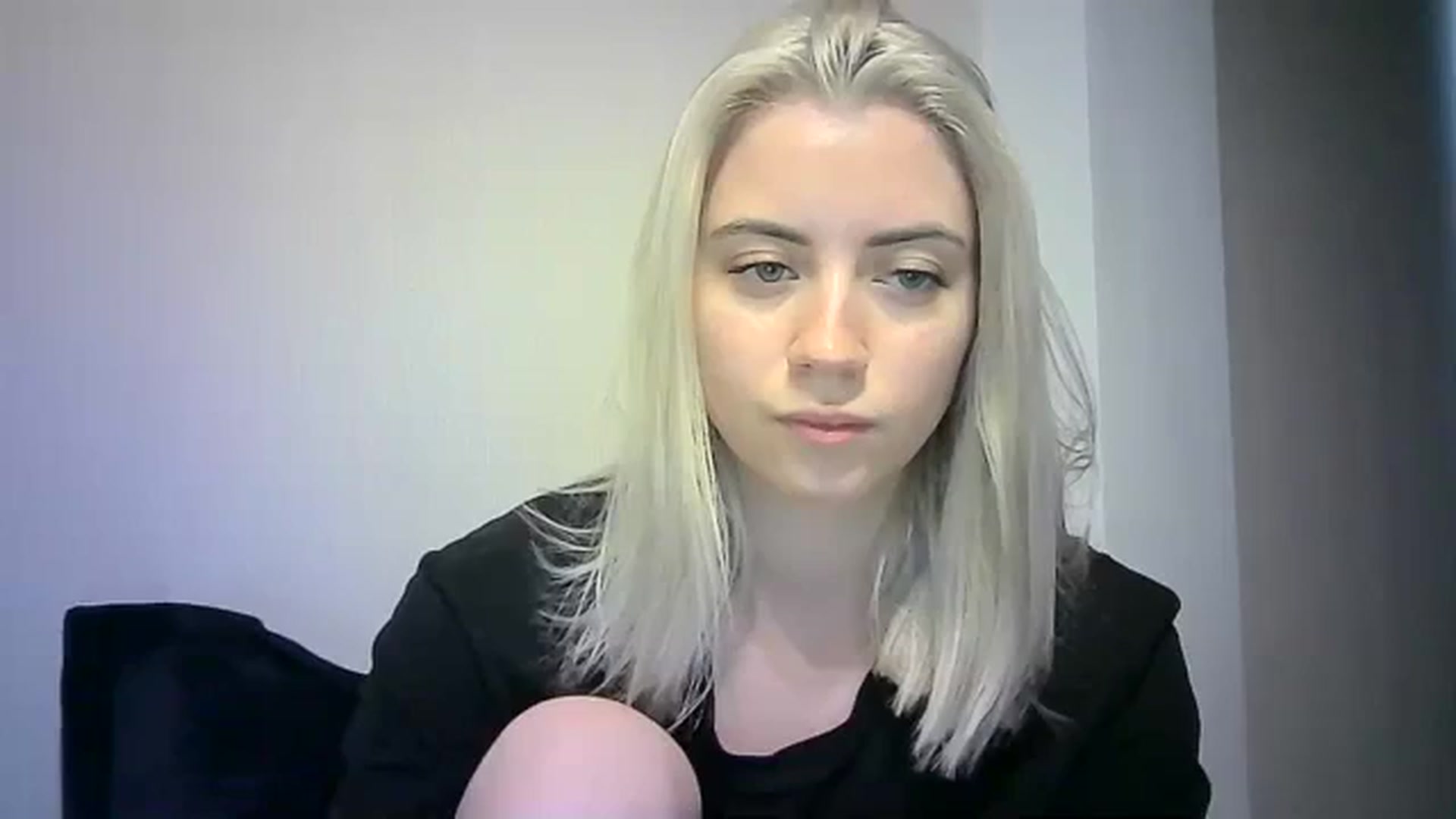 Gallery image thumbnail from Sulfate0's myfreecams stream on, 01/04/2024, 13:19 image 16 of 20