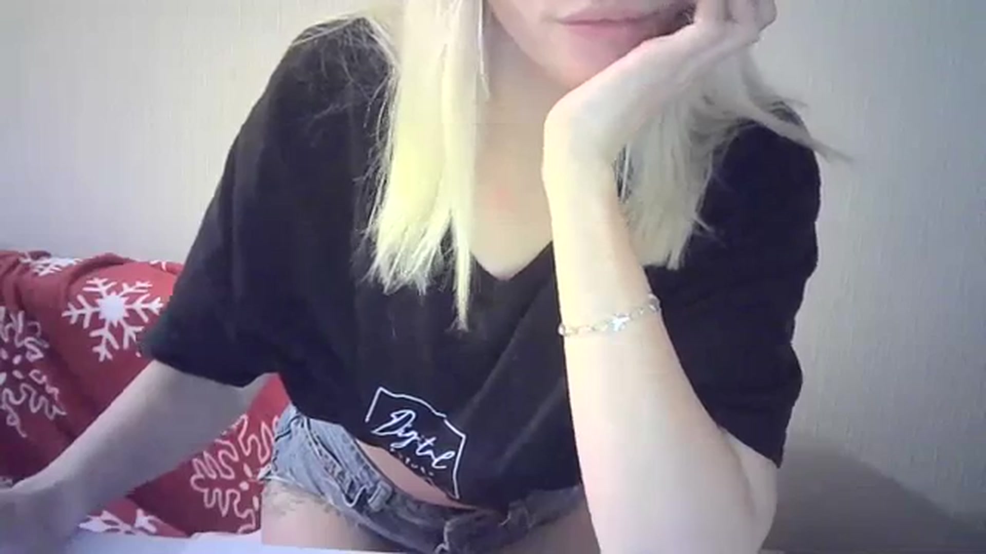 Gallery image thumbnail from Sulfate0's myfreecams stream on, 02/10/2024, 12:20 image 17 of 20