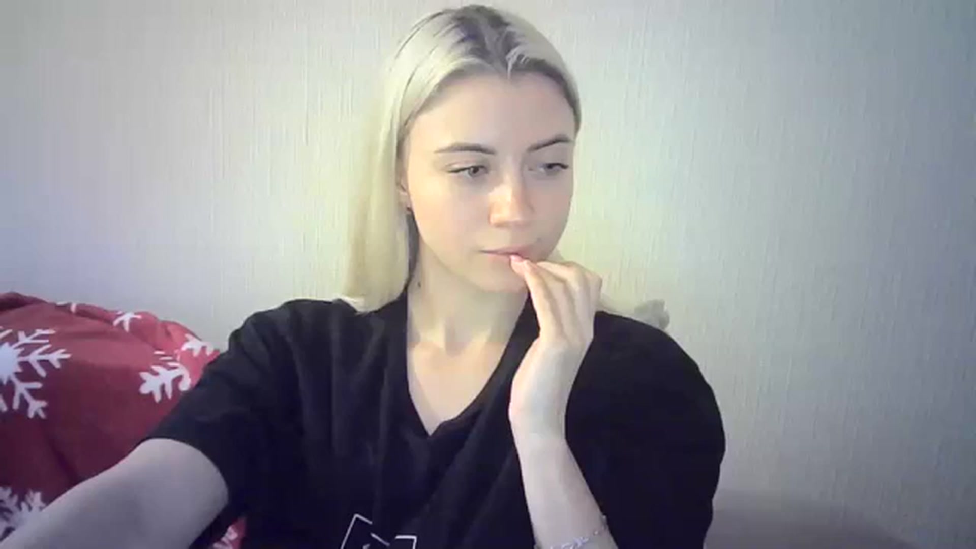 Gallery image thumbnail from Sulfate0's myfreecams stream on, 02/10/2024, 12:20 image 15 of 20