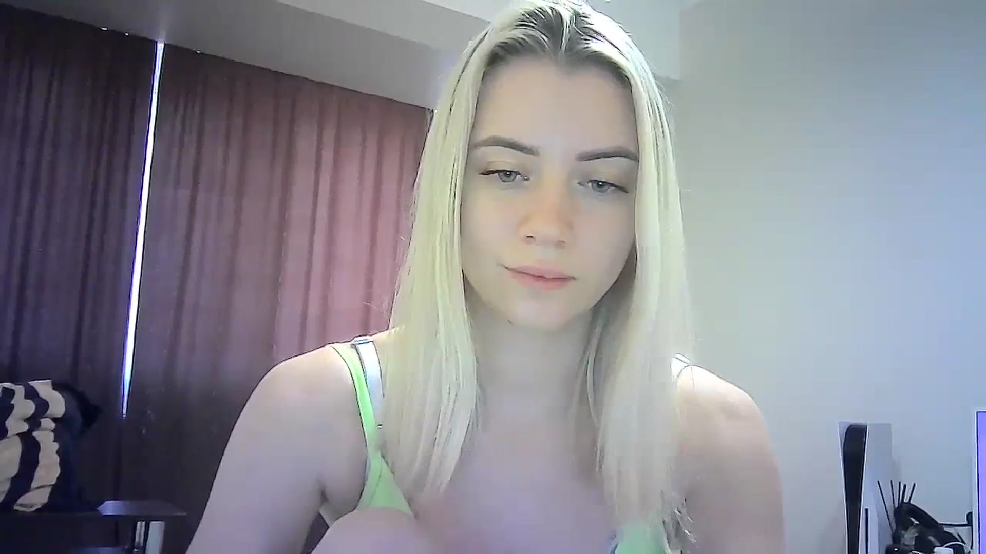 Gallery image thumbnail from Sulfate0's myfreecams stream on, 02/19/2024, 09:14 image 18 of 20