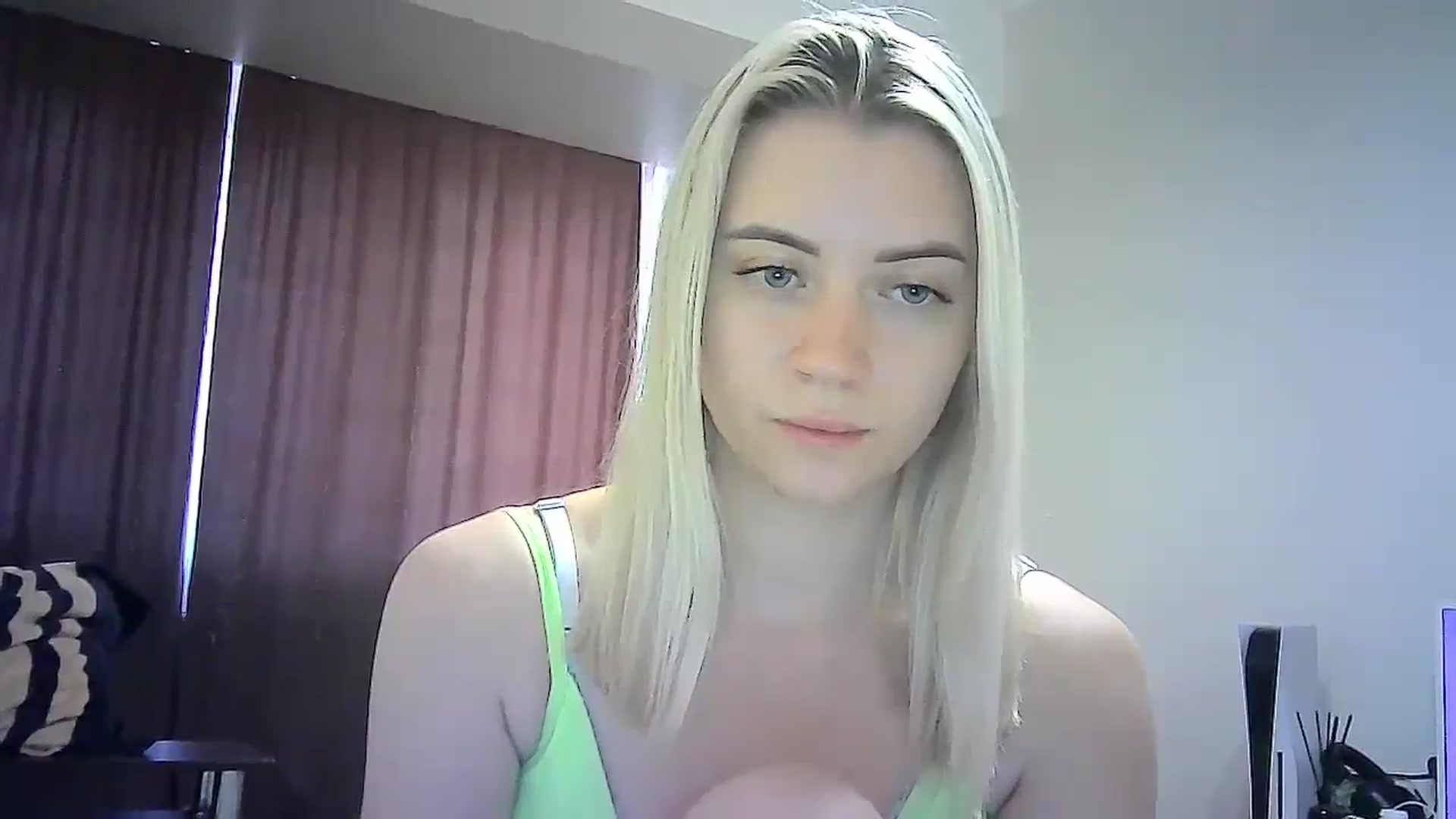Gallery image thumbnail from Sulfate0's myfreecams stream on, 02/19/2024, 09:14 image 16 of 20