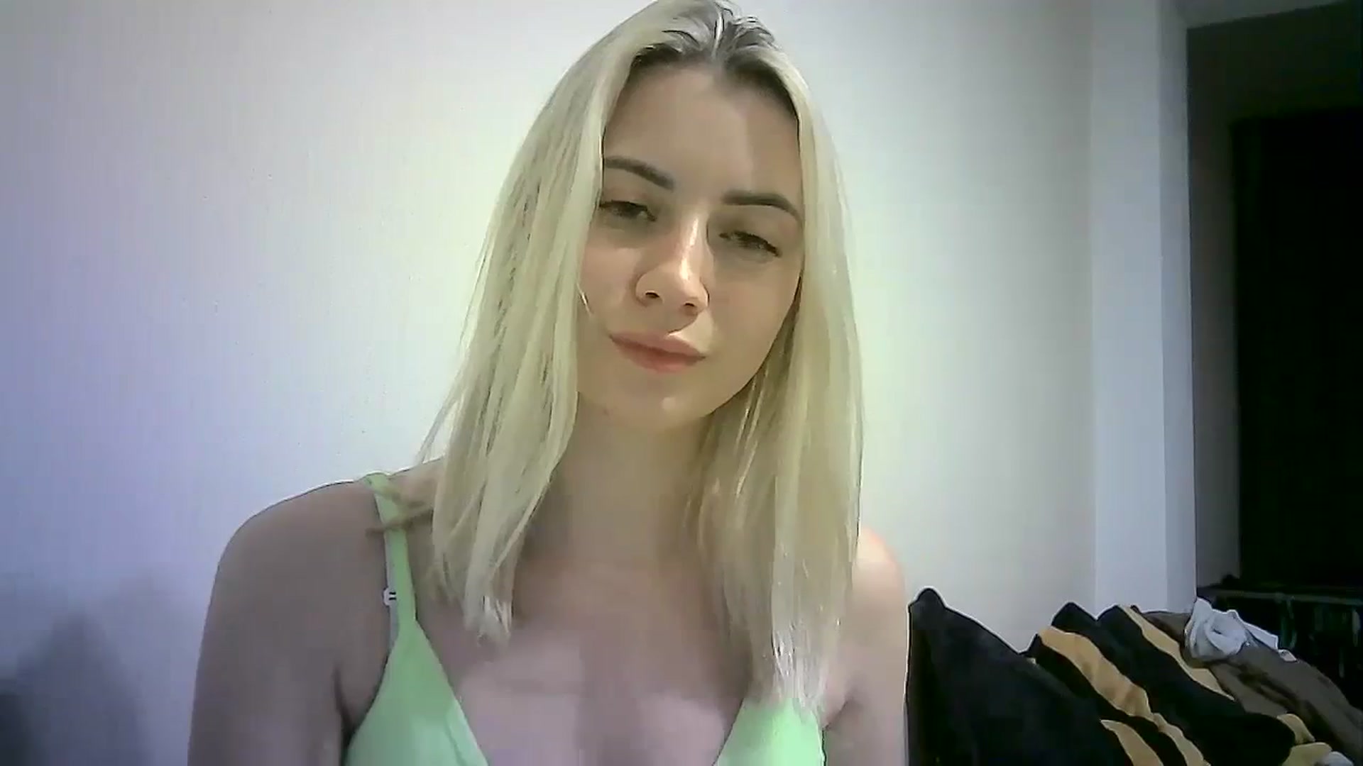 Gallery image thumbnail from Sulfate0's myfreecams stream on, 02/19/2024, 15:57 image 19 of 20