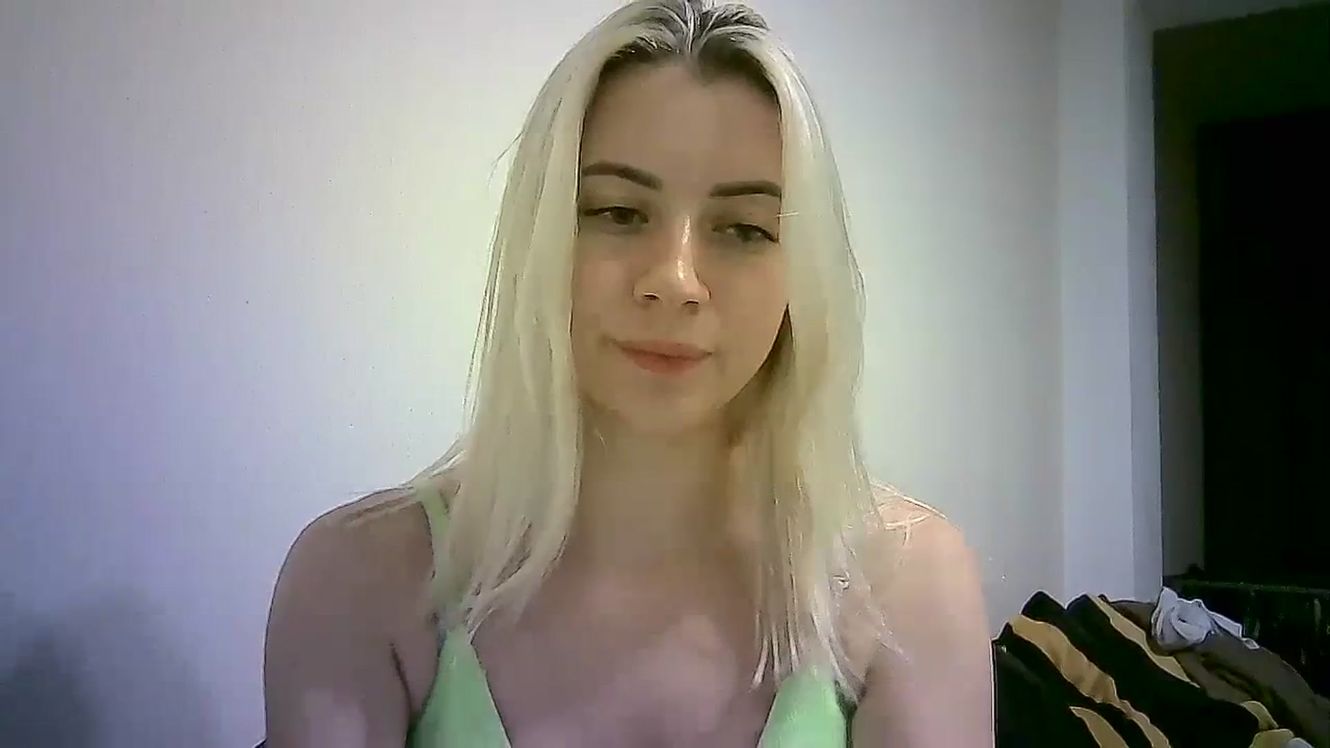 Gallery image thumbnail from Sulfate0's myfreecams stream on, 02/19/2024, 15:57 image 5 of 20