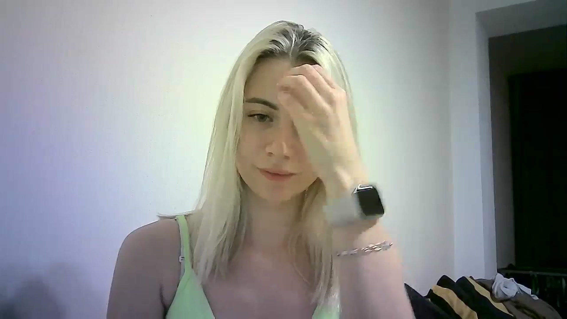 Gallery image thumbnail from Sulfate0's myfreecams stream on, 02/19/2024, 15:57 image 12 of 20