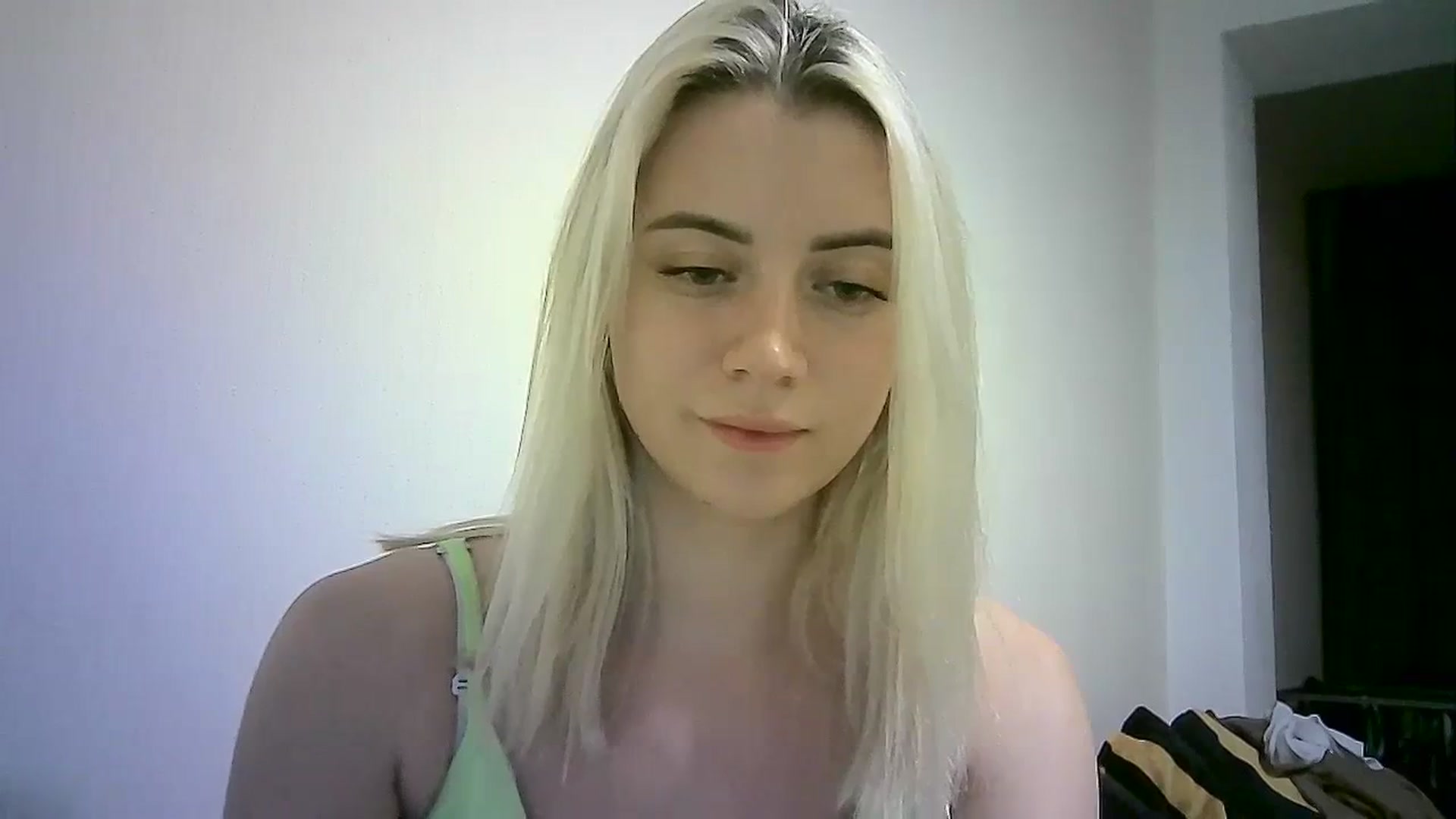 Gallery image thumbnail from Sulfate0's myfreecams stream on, 02/19/2024, 15:57 image 9 of 20