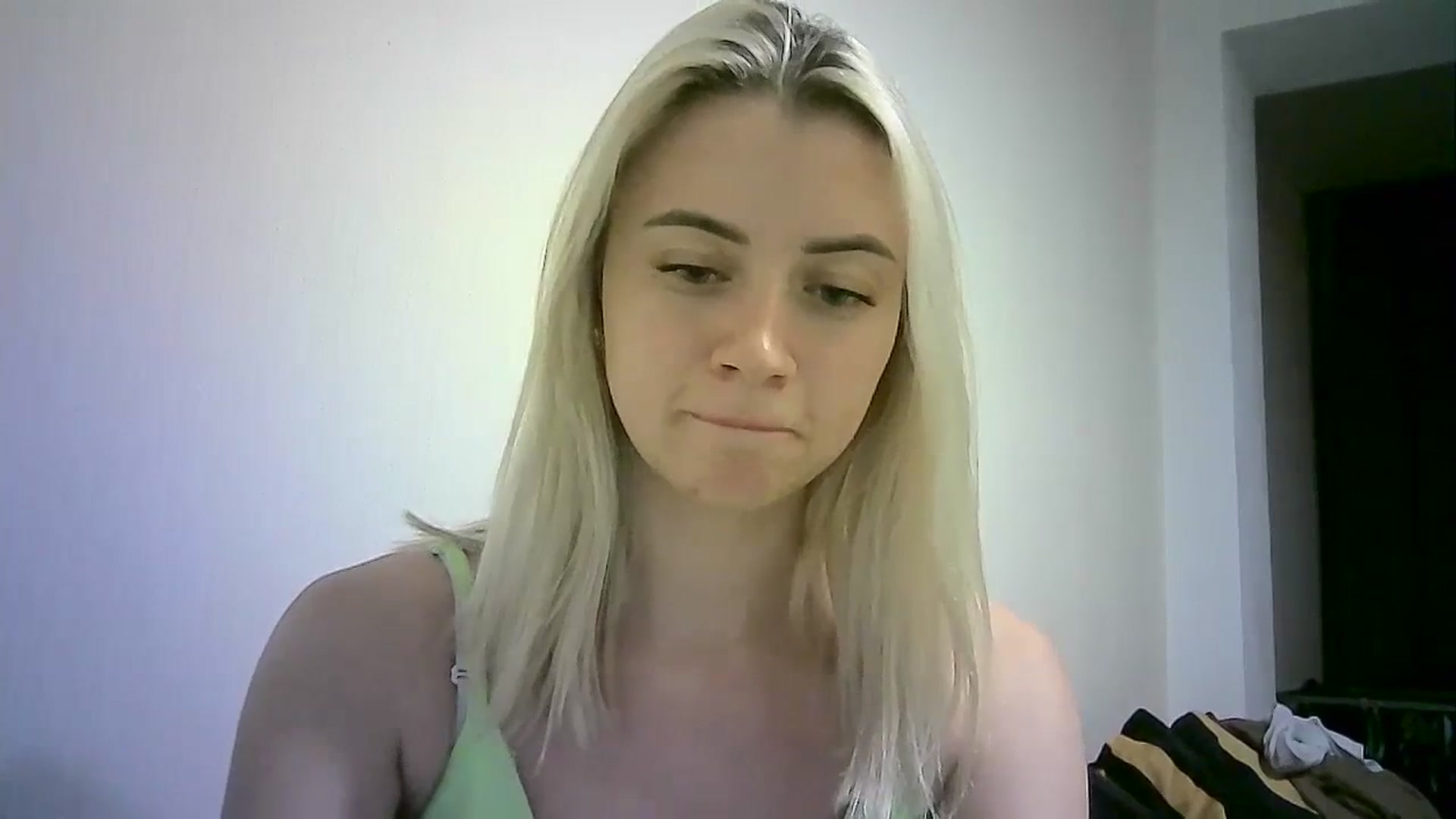 Gallery image thumbnail from Sulfate0's myfreecams stream on, 02/19/2024, 15:57 image 7 of 20