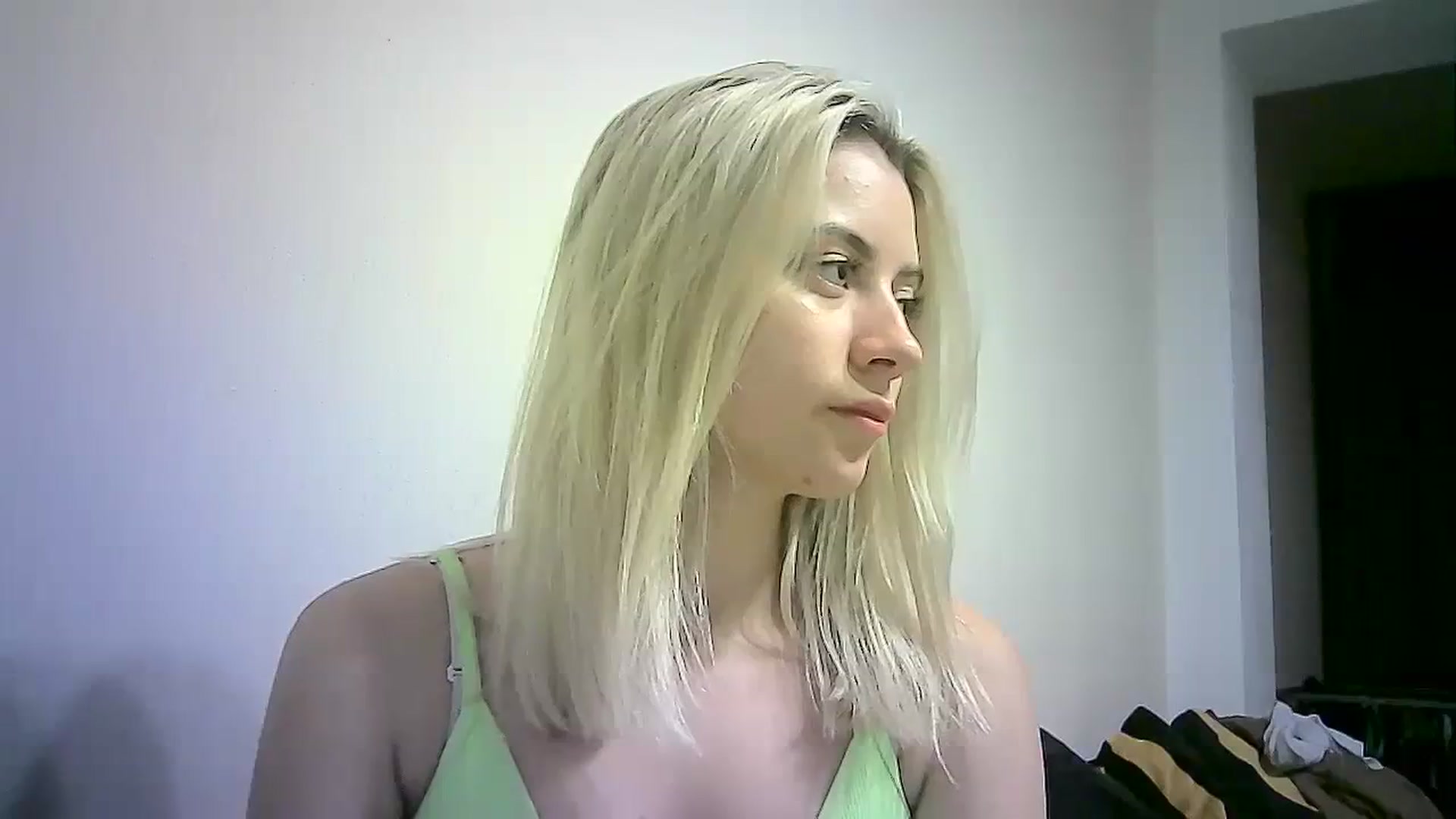Gallery image thumbnail from Sulfate0's myfreecams stream on, 02/19/2024, 15:57 image 8 of 20