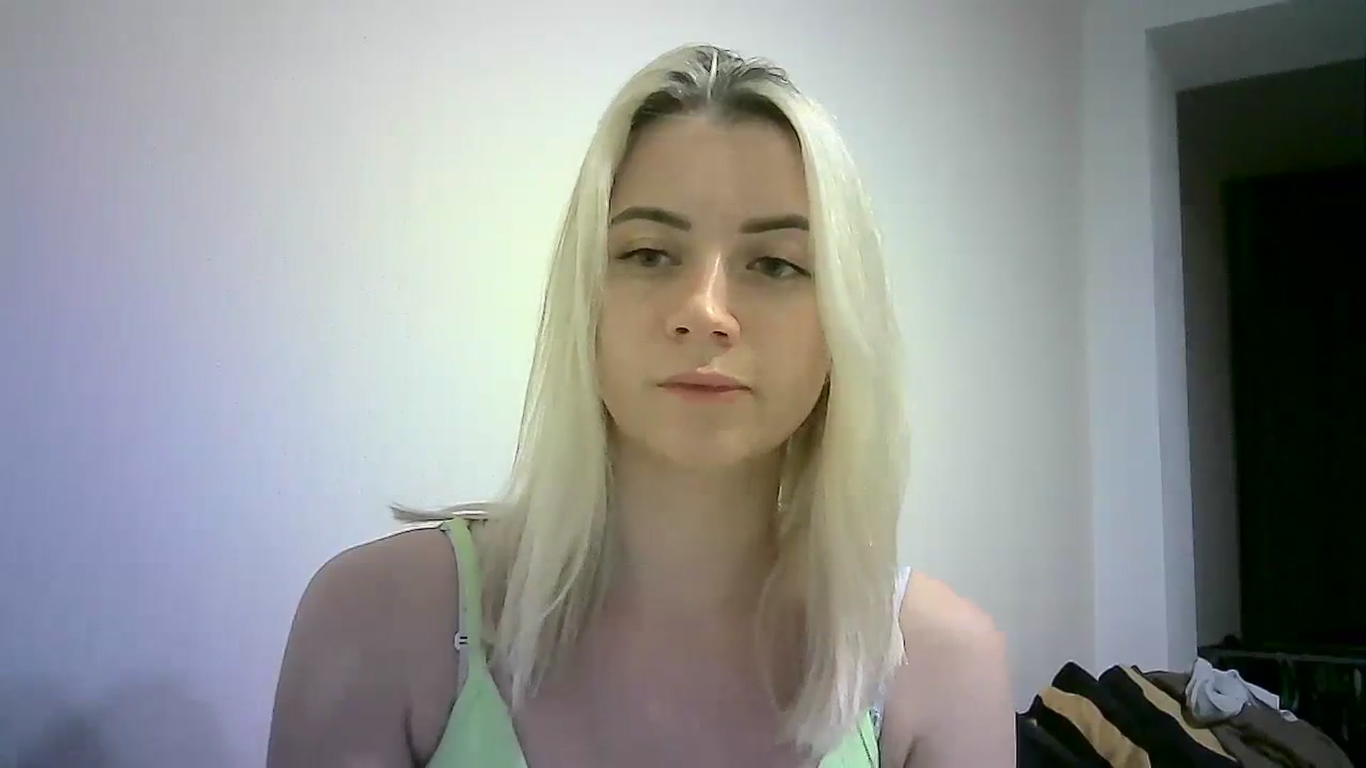 Gallery image thumbnail from Sulfate0's myfreecams stream on, 02/19/2024, 15:57 image 13 of 20