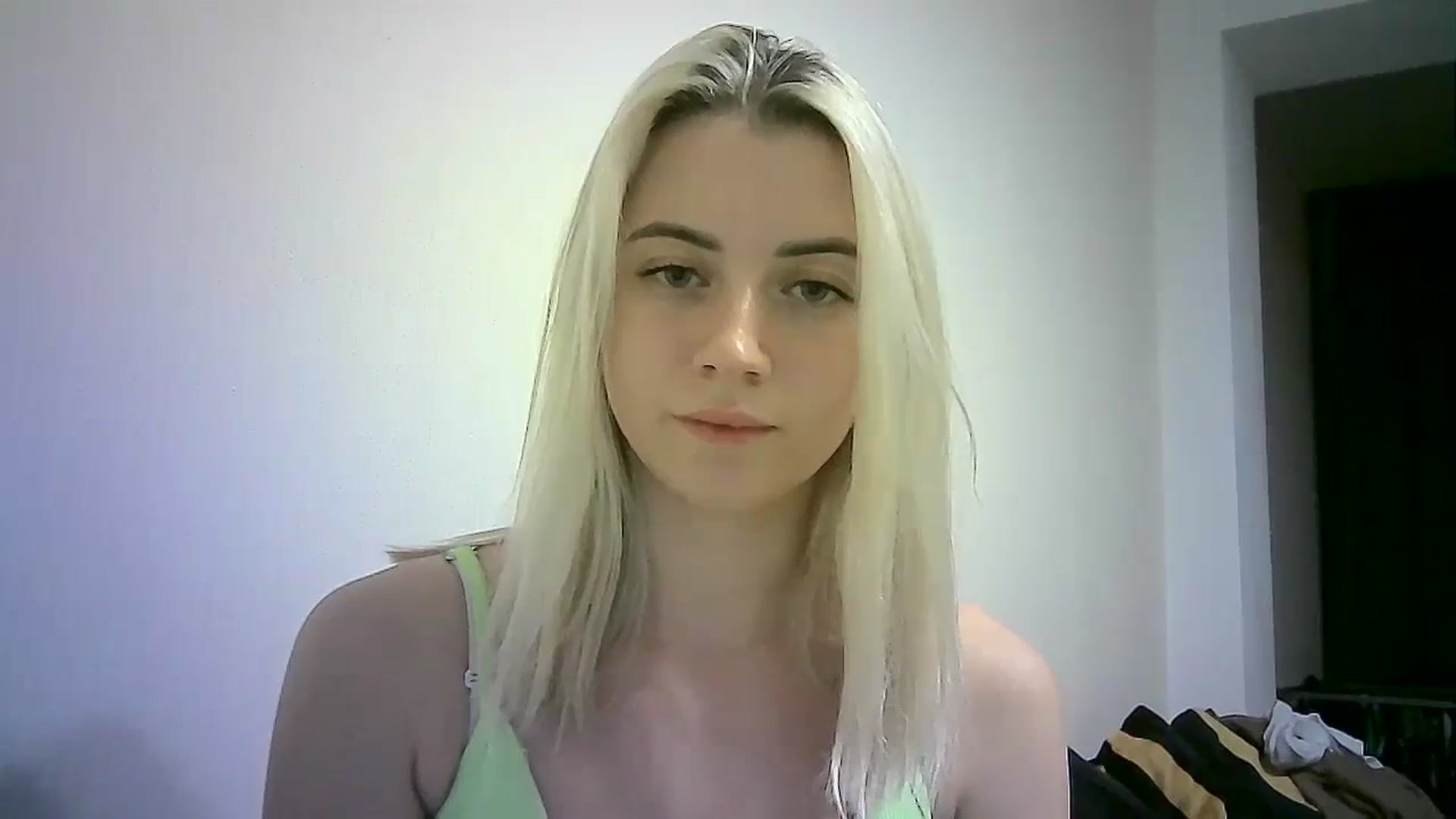 Gallery image thumbnail from Sulfate0's myfreecams stream on, 02/19/2024, 15:57 image 10 of 20