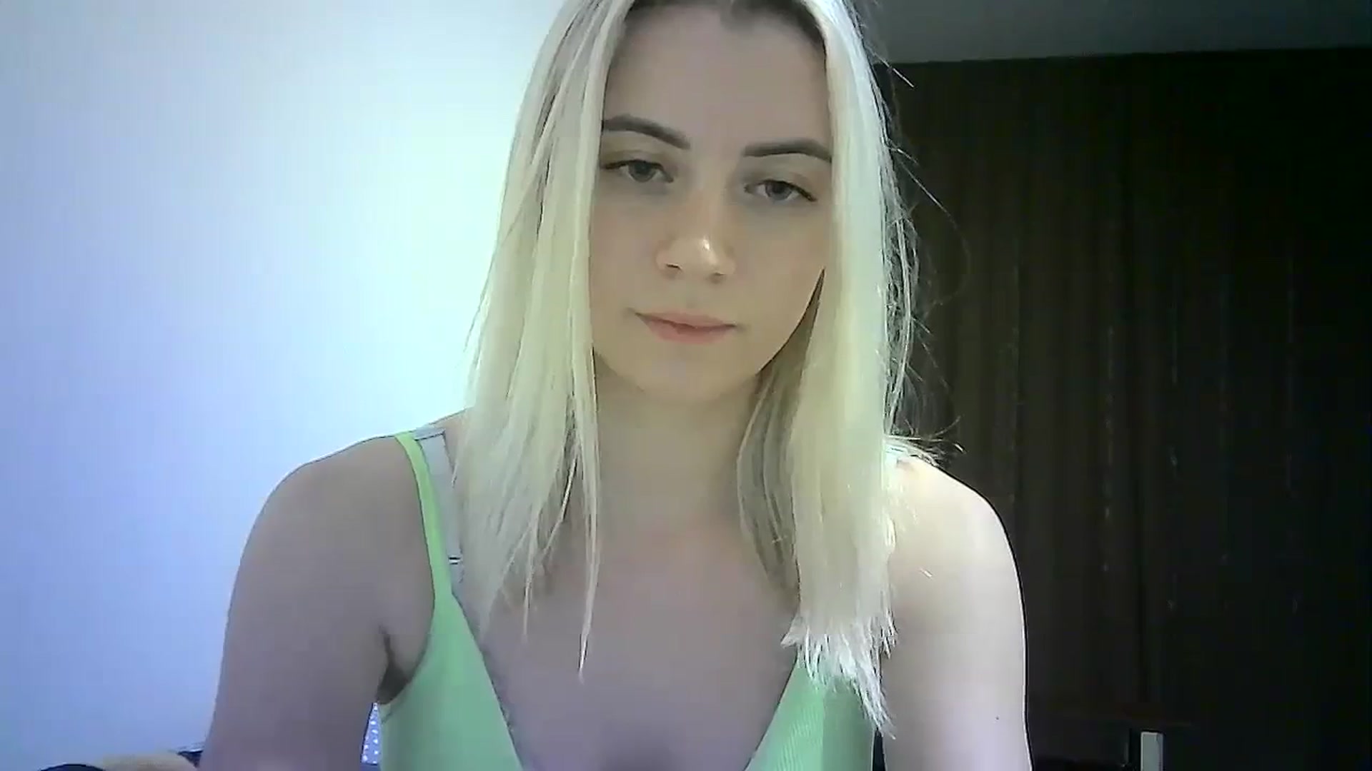 Gallery image thumbnail from Sulfate0's myfreecams stream on, 02/19/2024, 16:29 image 10 of 20